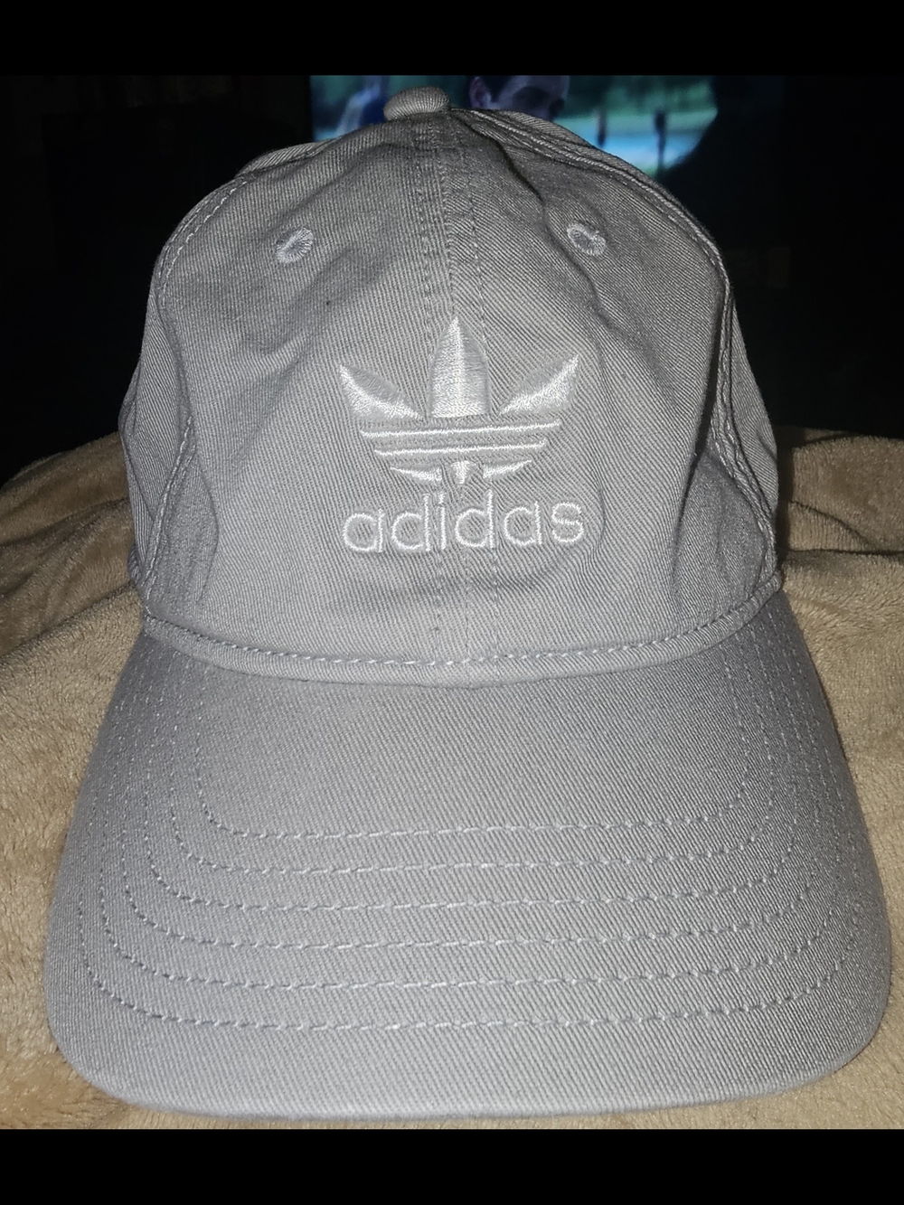 adidas Men’s Classic Trefoil Baseball Cap in Light Gray